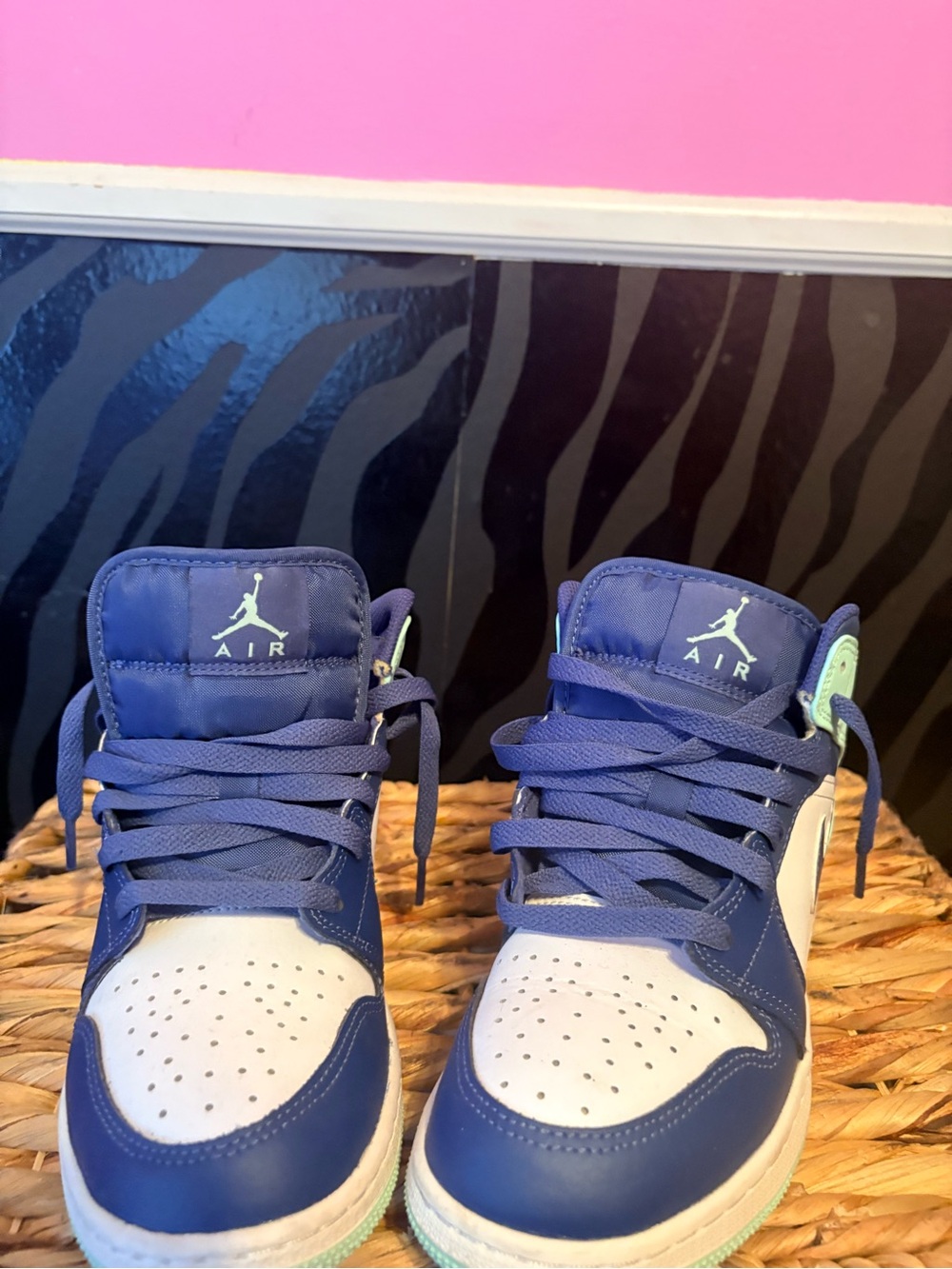 Jordan Kids High-Top Sneakers in Navy and Mint - Picture 6 of 7